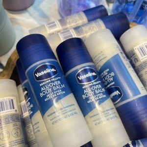 Sáp dưỡng ẩm Vaseline dạng thanh lăn 40g