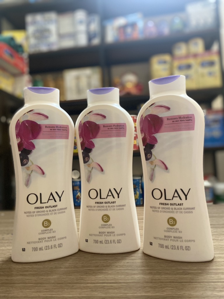 Sữa tắm Olay Fresh Outlast Soothing Orchid & Black Currant 700ml hương thơm của hoa phong lan và quả lý chua đen