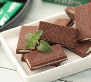 KẸO SOCOLA NHÂN BẠC HÀ ANDES MINTS, CREME DE MENTHE 240 THANH