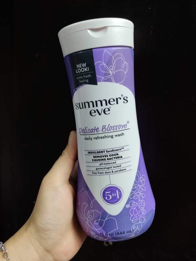 Dung dịch vệ sinh phụ nữ Summer's Eve tím Delicate Blossom Cleansing Wash 444ml