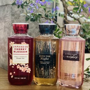 Sữa tắm BBW Bath and Body Works Snowflakes & cashmere 295ml